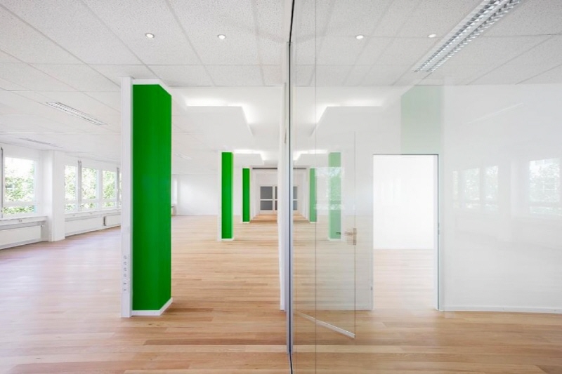 Attraktives Büro mit Parkett und kreativem Flair