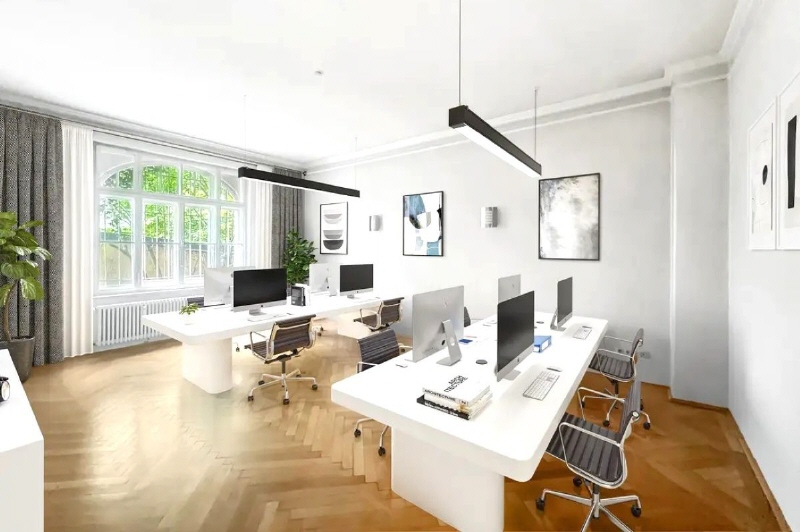 Zentrales Büro mit Balkon