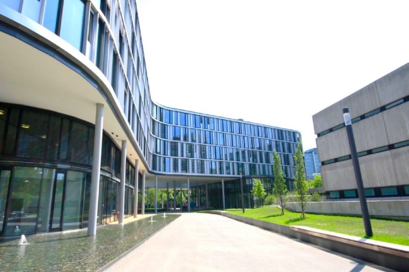 Formvollendete Büros in elegantem Neubau