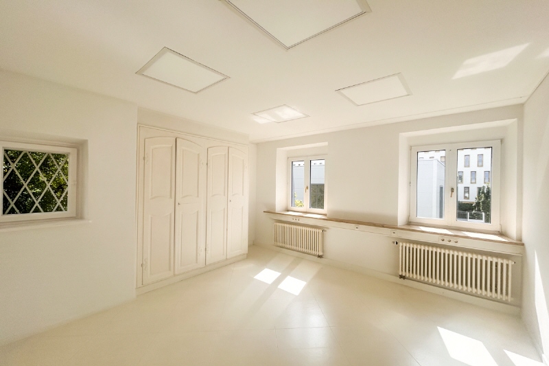 Auf kreativem Campusgelände … Büro in Altbauvilla mit Balkon