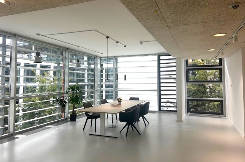 Modernes Bürohaus auf Areal mit Campusflair